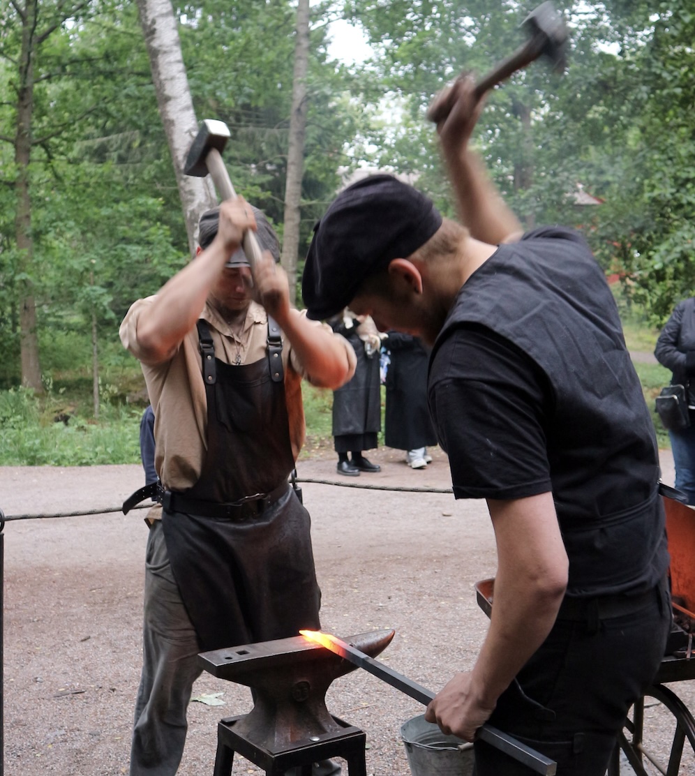 Käsityöläisten työnäytöksiä